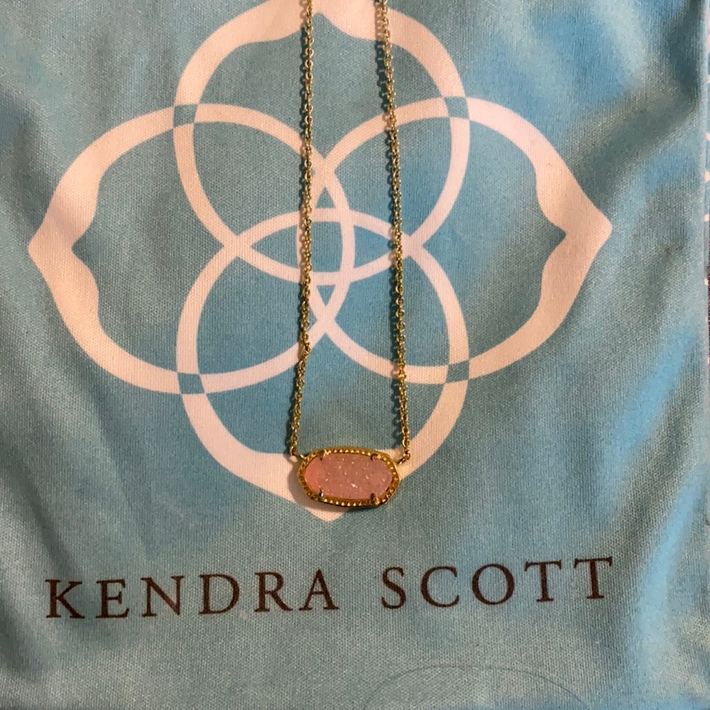 Kendra Scott necklace
